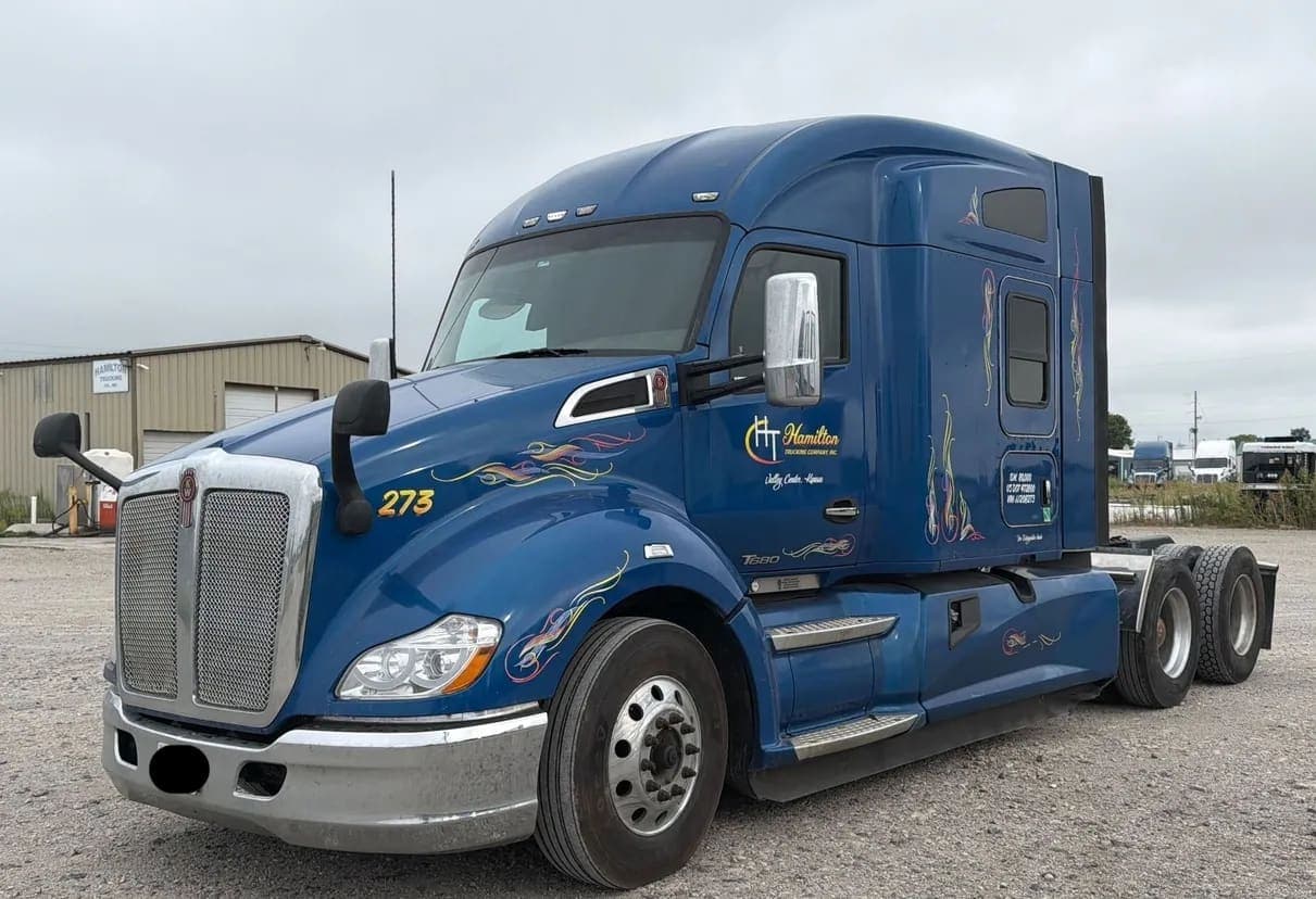 2018 Kenworth T680 Semi Truck