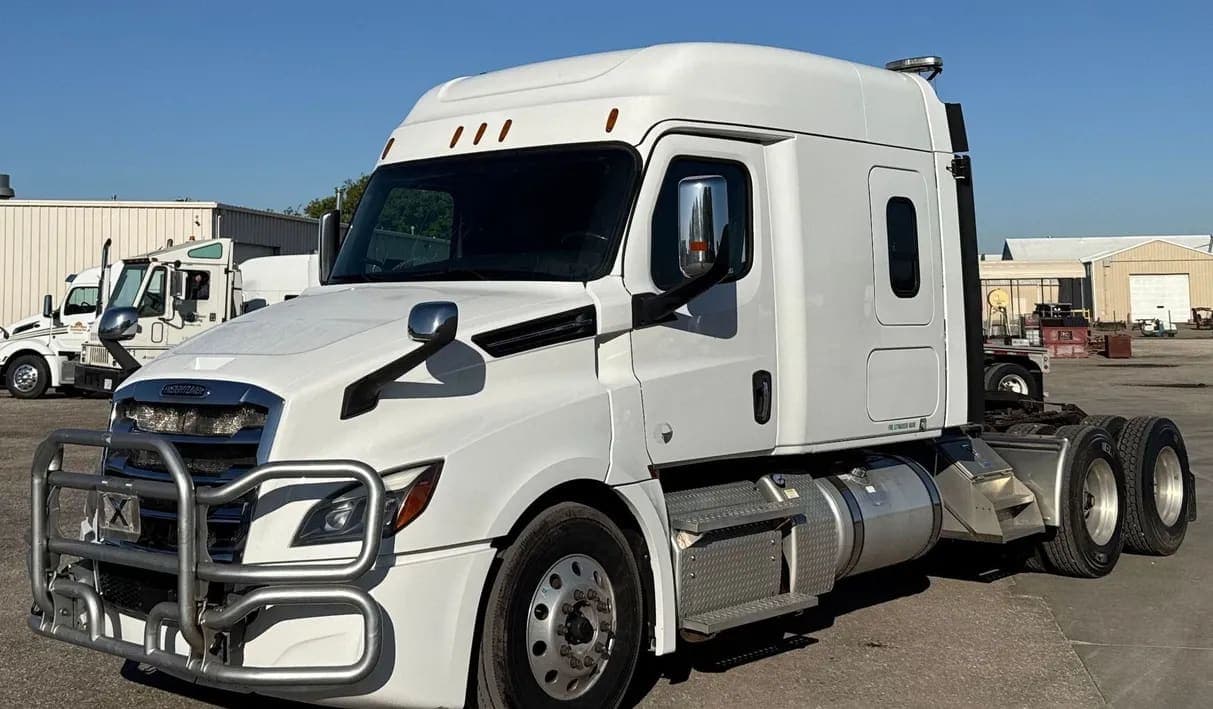 2019 Freightliner Cascadia Semi Truck