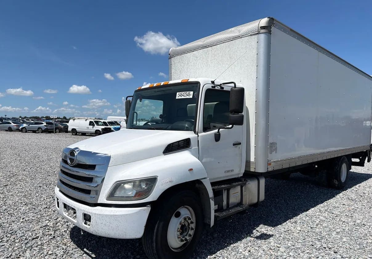 2018 Hino Box Truck