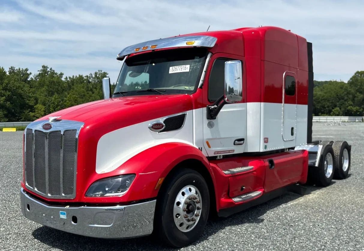 2019 Peterbilt 579 Semi Truck